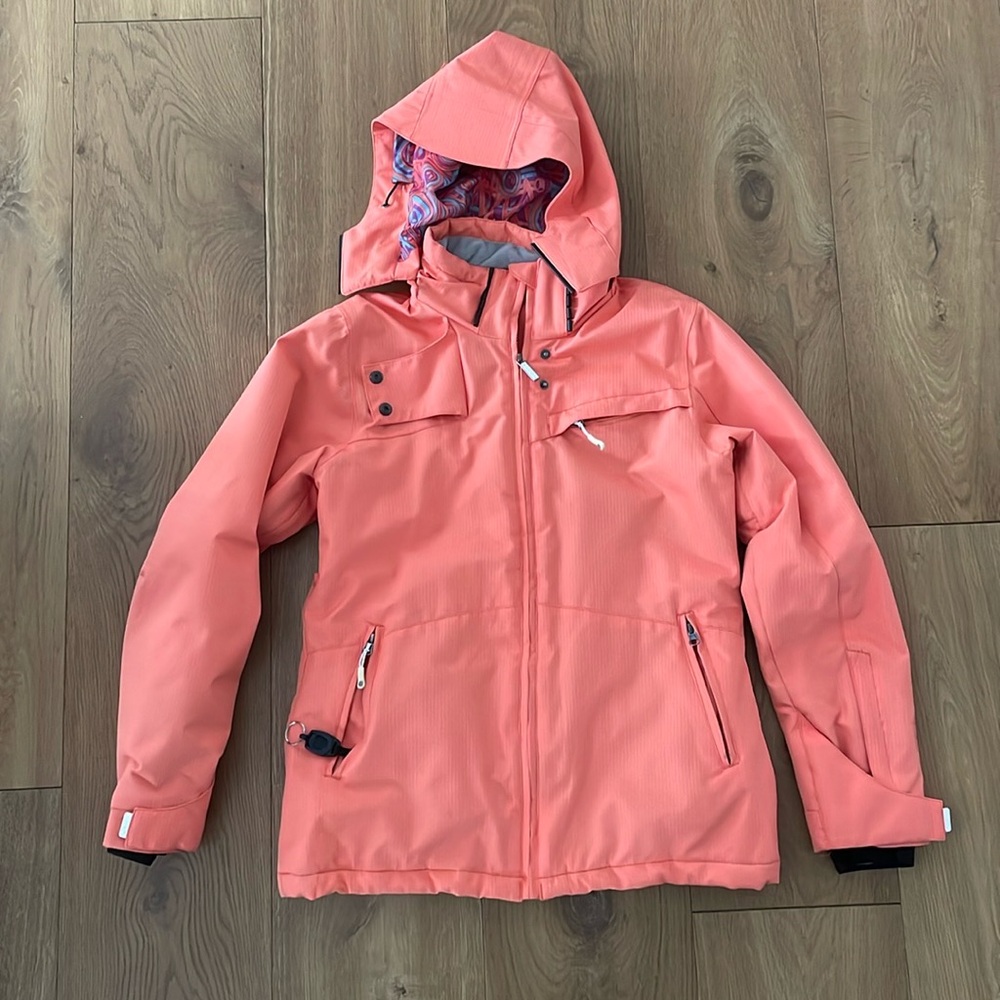 Liquid 5000 Women’s Medium Coral Winter Ski / Snow Coat- detachable hood